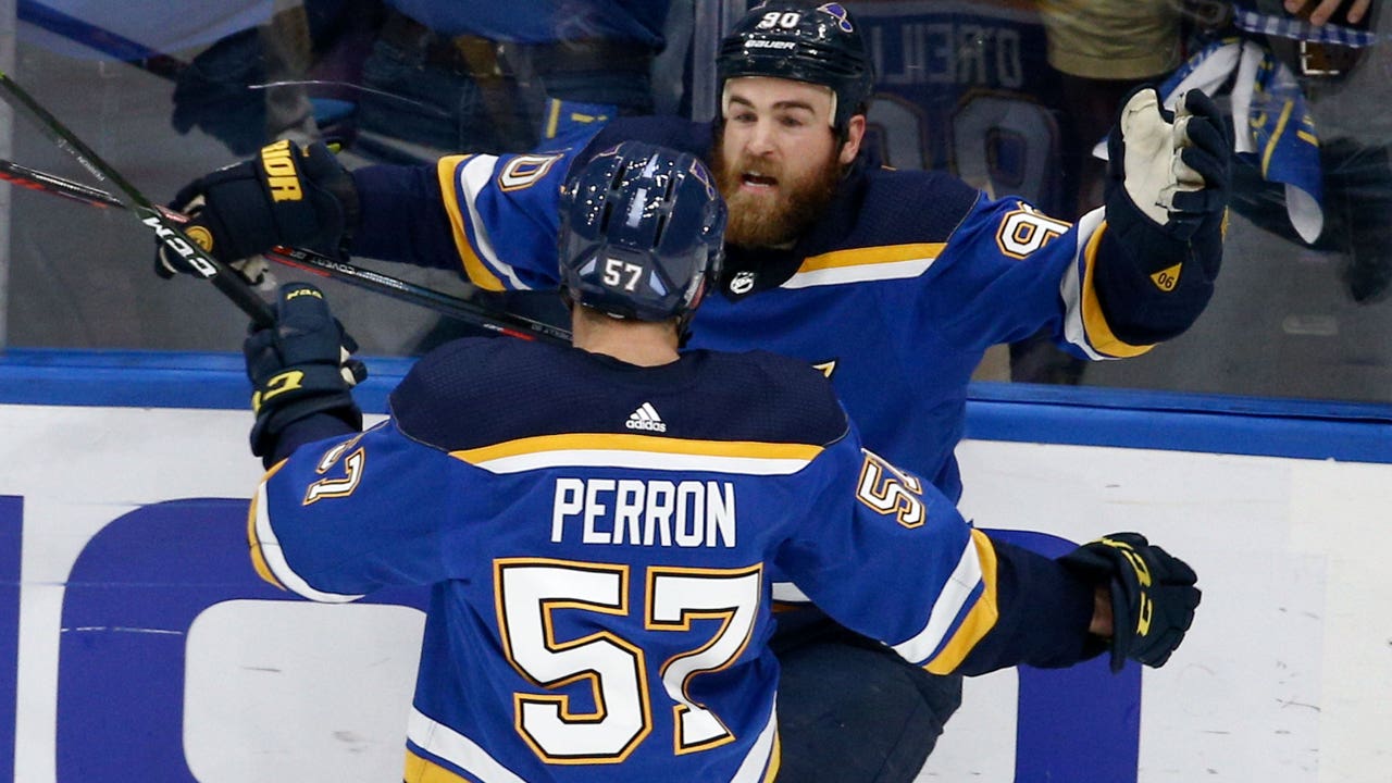 A home SCF win! O'Reilly leads Blues over Bruins, knotting series at 2-2